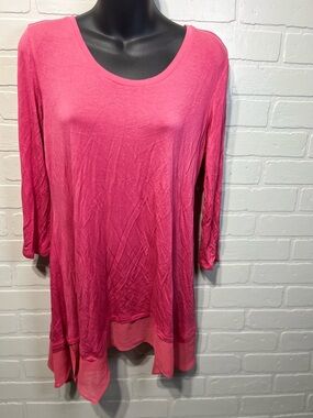 LOGO by Lori Goldstein Fuchsia Scoop-Neck Long-Sleeve Tunic